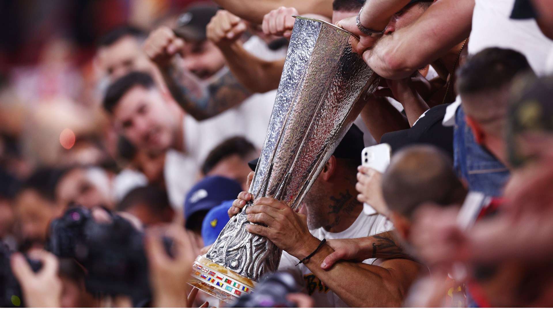 超出了曼联 超出了曼联