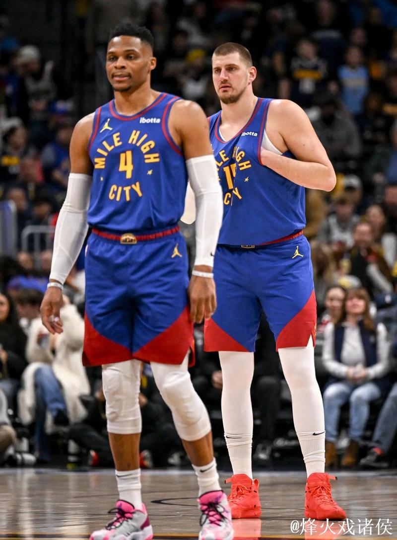 约基奇34+13统治比赛，威少两双詹姆斯18分，掘金碾压湖人