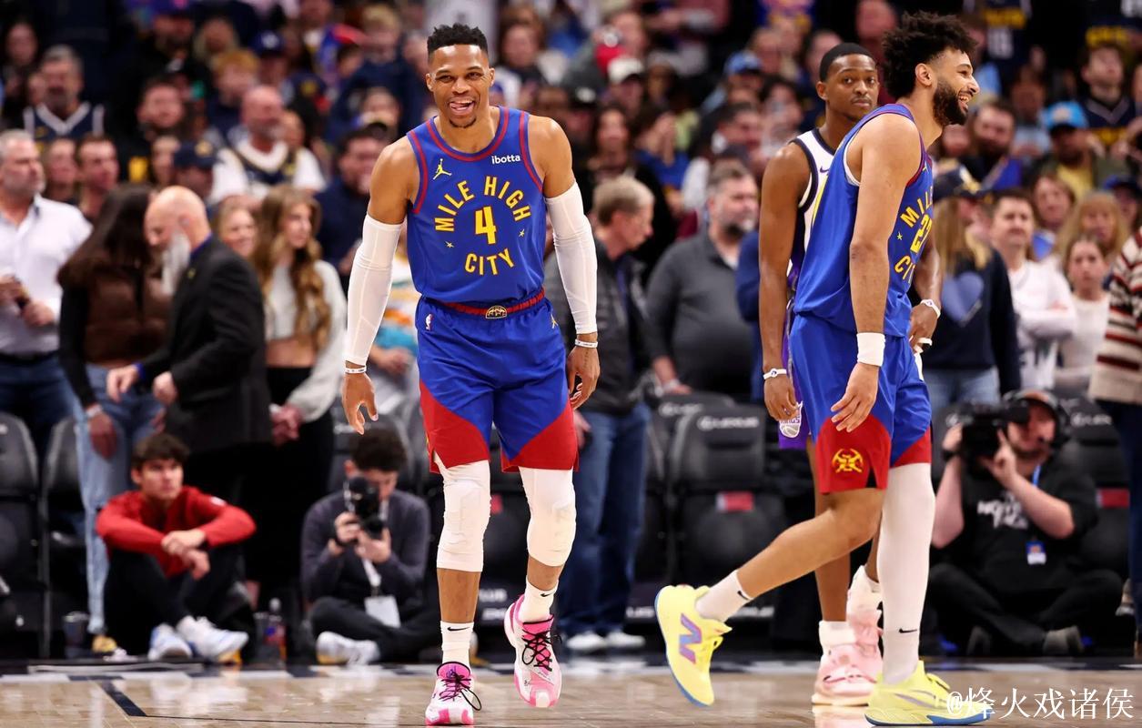 约基奇34+13统治比赛，威少两双詹姆斯18分，掘金碾压湖人